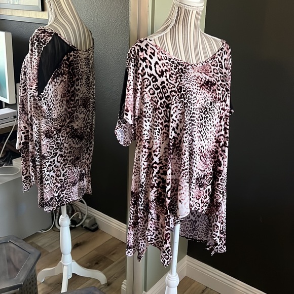Jennifer Lopez, leopard top, XL